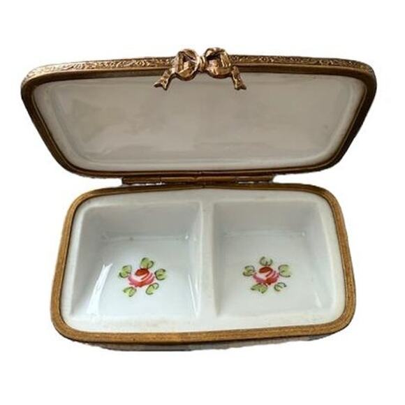 Vintage Limoges Hand-Painted Porcelain Stamp/Trinket Box – Dual Compartment - Picture 4 of 9